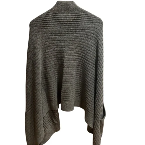 Barefoot Dreams CozyChic Lite Travel Shawl O/S Charcoal - Picture 4 of 8